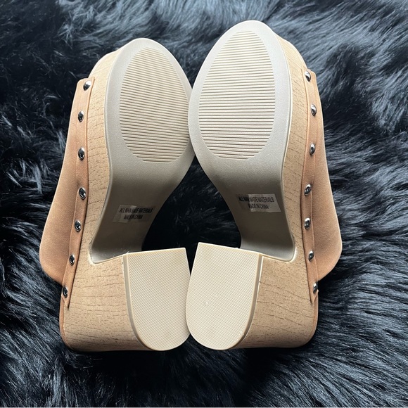 DV by Dolce Vita “Cory” Clogs - Picture 13 of 15